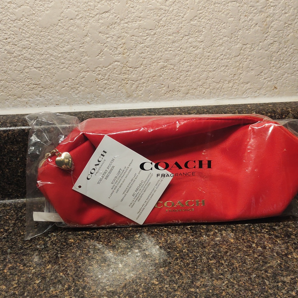 NEW! COACH Heart Love Toiletries Cosmetics Bag With Gold Heart Charm - Picture 3 of 12